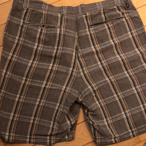 Tommy Bahama dress shorts - Picture 2 of 4